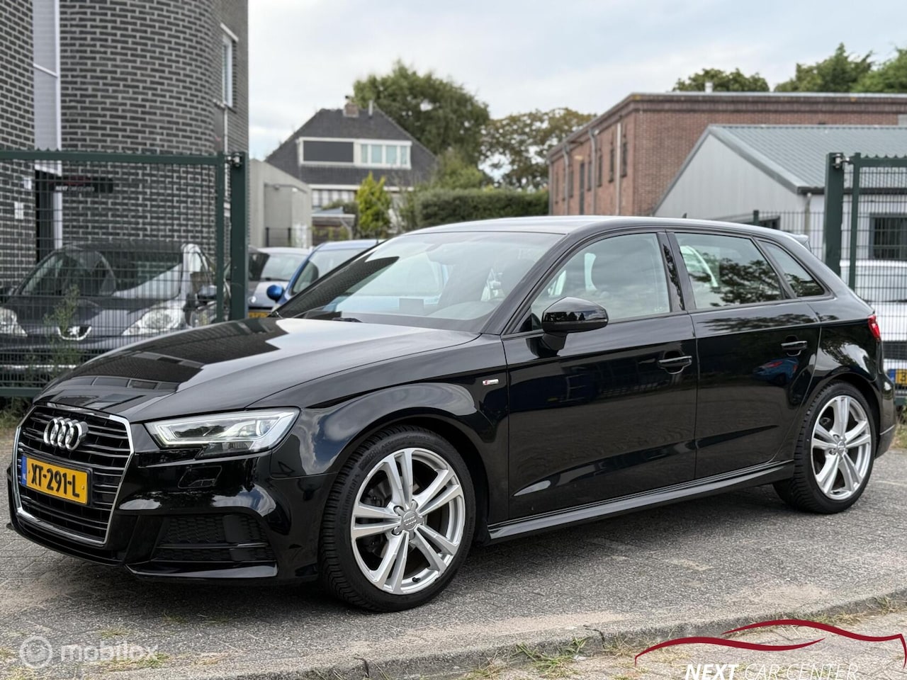Audi A3 Sportback - 30 TFSI Sport S Line Edition 30 TFSI Sport S Line Edition - AutoWereld.nl