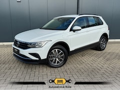 Volkswagen Tiguan - 1.4 TSI eHybrid Life * Navigatie * Stoelverwarming * Virtual Cockpit * Adaptieve Cruise Co