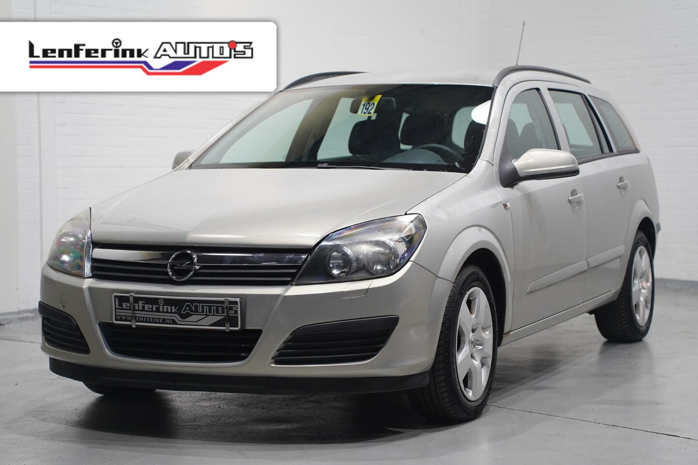 Opel Astra Wagon - 1.6 Edition airco trekhaak stereo koplampsproeiers all-season banden cruise-controle - AutoWereld.nl