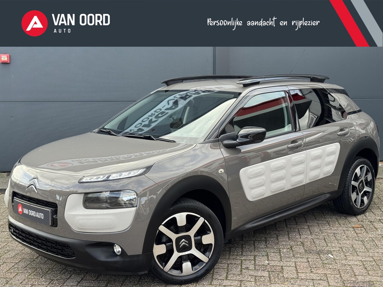 Citroën C4 Cactus - 1.2 Shine / 100 % Onderhoud / Geen Import Citroen C4 Cactus 1.2 PureTech Shine - AutoWereld.nl