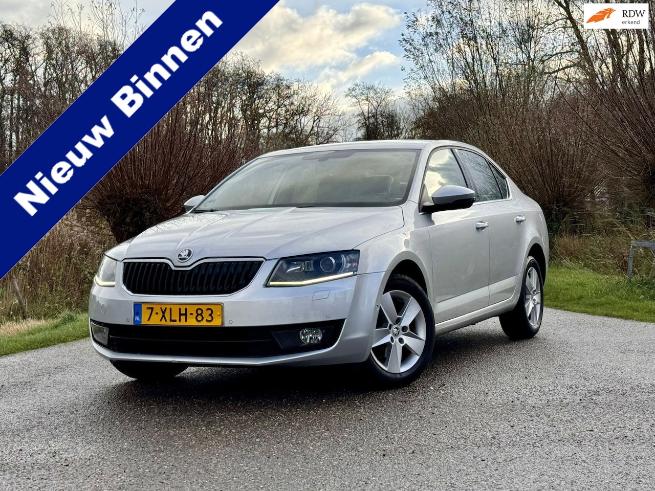 Skoda Octavia - 1.2 TSI Greentech Elegance Businessline 5DRS NAVI KEYLES ECC STOELVERWARMING NAP GOED ONDE - AutoWereld.nl