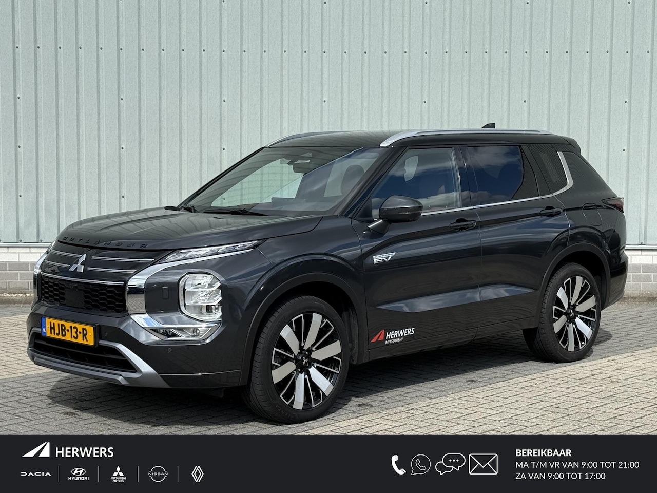 Mitsubishi Outlander - 2.4 PHEV Instyle+ / Full Options! / Afneembare Trekhaak 1.600 KG Trekgewicht / Massagestoe - AutoWereld.nl