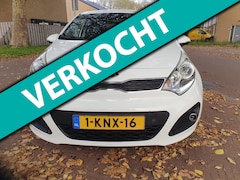 Kia Rio - Airco / bouwjaar 2013 / 5 deurs / parkeersensoren