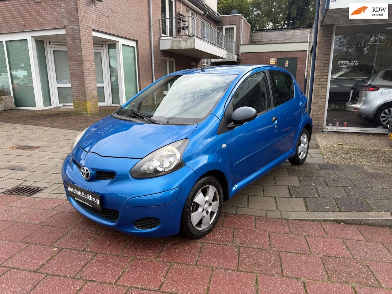 Toyota Aygo - 1.0-12V Dynamic Blue airco el ramen lm velgen 5 drs 80403 km - AutoWereld.nl