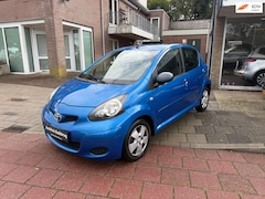 Toyota Aygo - 1.0-12V Dynamic Blue airco el ramen lm velgen 5 drs 80403 km