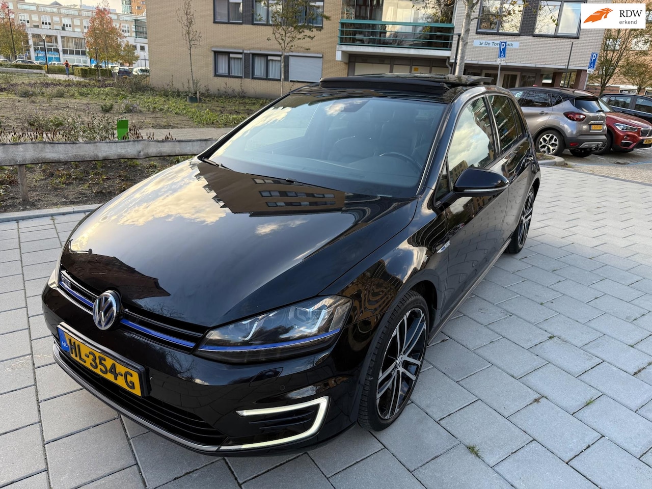 Volkswagen Golf - 1.4 TSI GTE | PANO | LEER | FULL OPTIONS - AutoWereld.nl