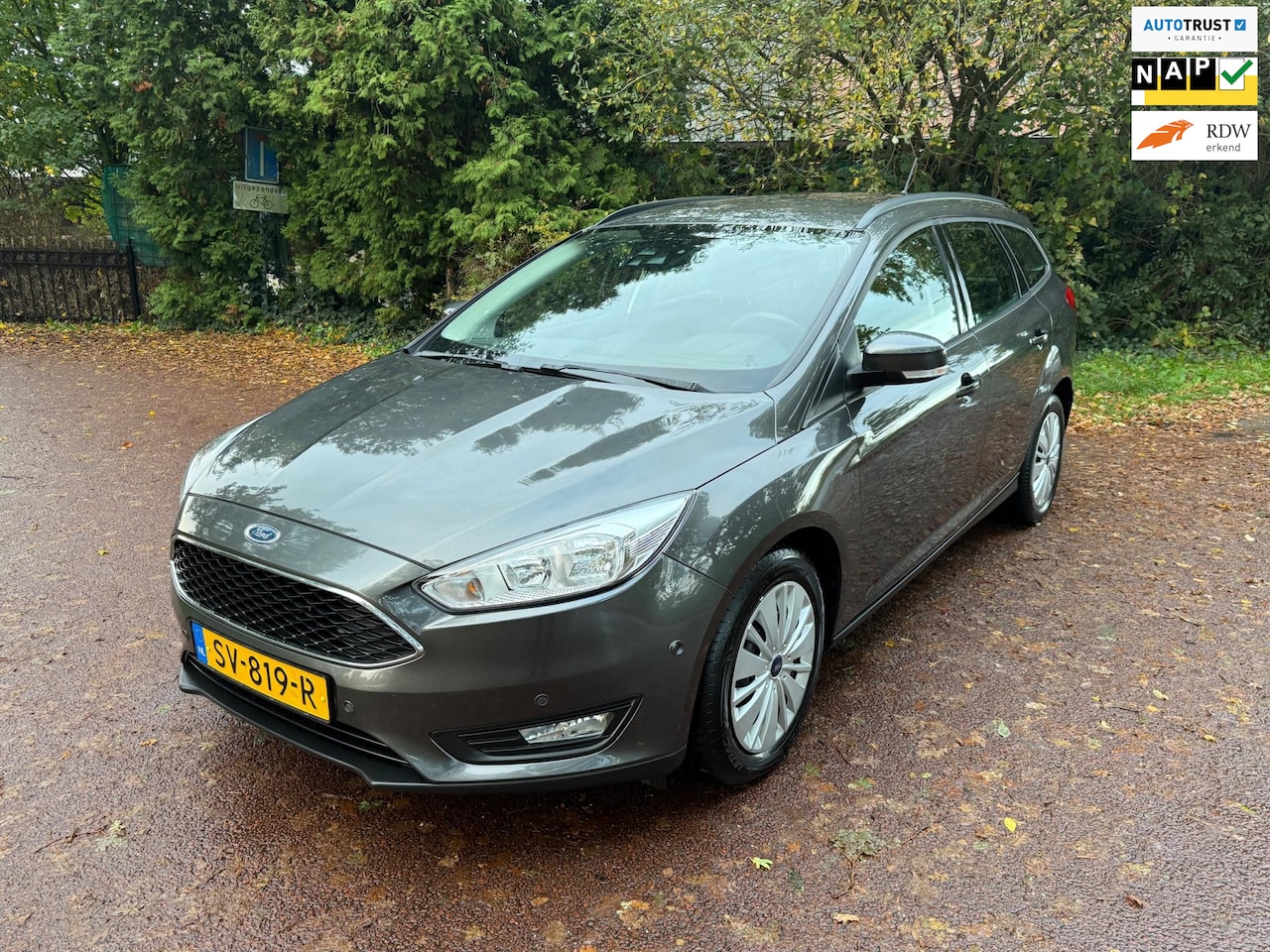 Ford Focus Wagon - 1.0 Lease Edition / Navi / Airco / Nap / stoelverwarming / - AutoWereld.nl