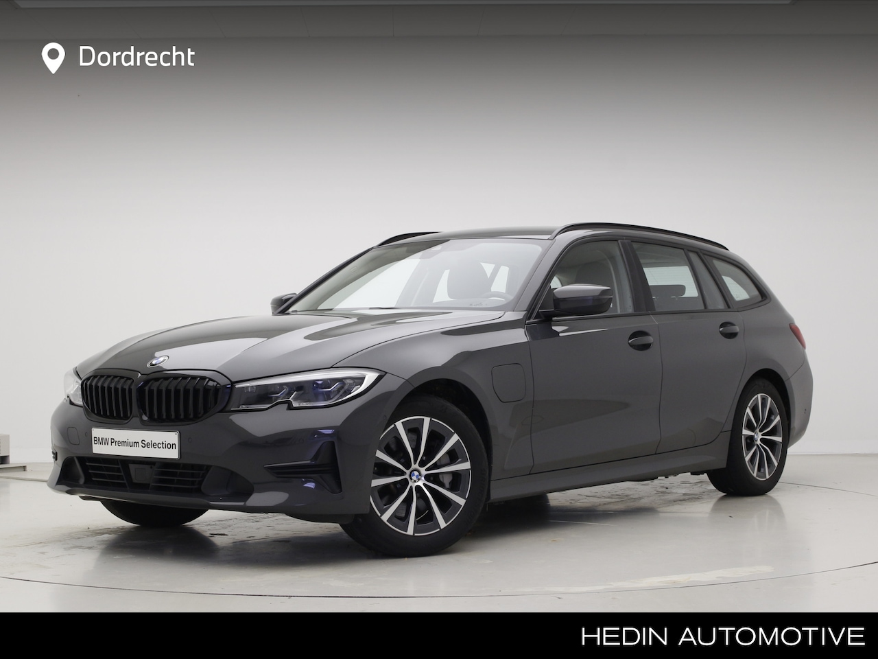 BMW 3-serie Touring - 330e | Harman Kardon | Head-Up | Active Cruise Controle | Laser | Stoelverwarming | Indivi - AutoWereld.nl