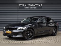 BMW 3-serie - 330e High Executive Shadow Line | ACC | 19'' M Wielen | Stuur + Stoelverwarming | CarPlay