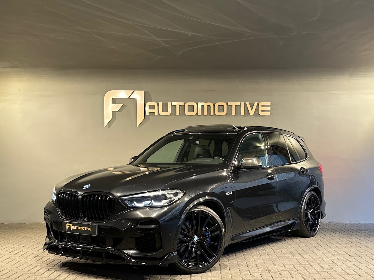 BMW X5 - XDrive45e M Sport Pano|M Seat|Massage|Memory|Trekhaak - AutoWereld.nl