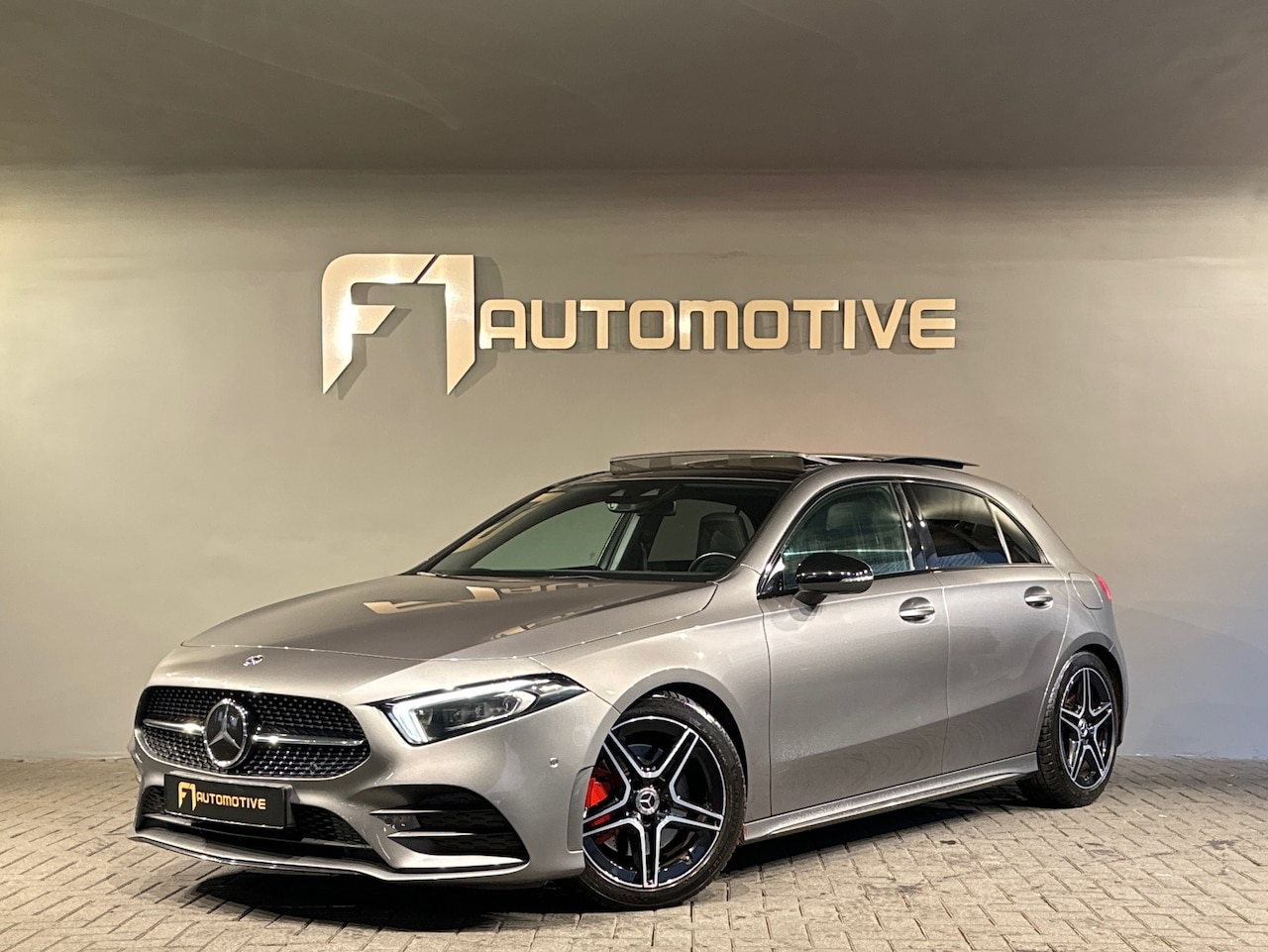 Mercedes-Benz A-klasse - 220 4MATIC AMG Pano|Sfeer|Night Pakket - AutoWereld.nl