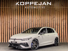 Volkswagen Golf - 2.0 TSI R 320PK 4Motion | PANORAMADAK | MATRIX LED | CAMERA | KEYLESS | WINTER PAKKET |