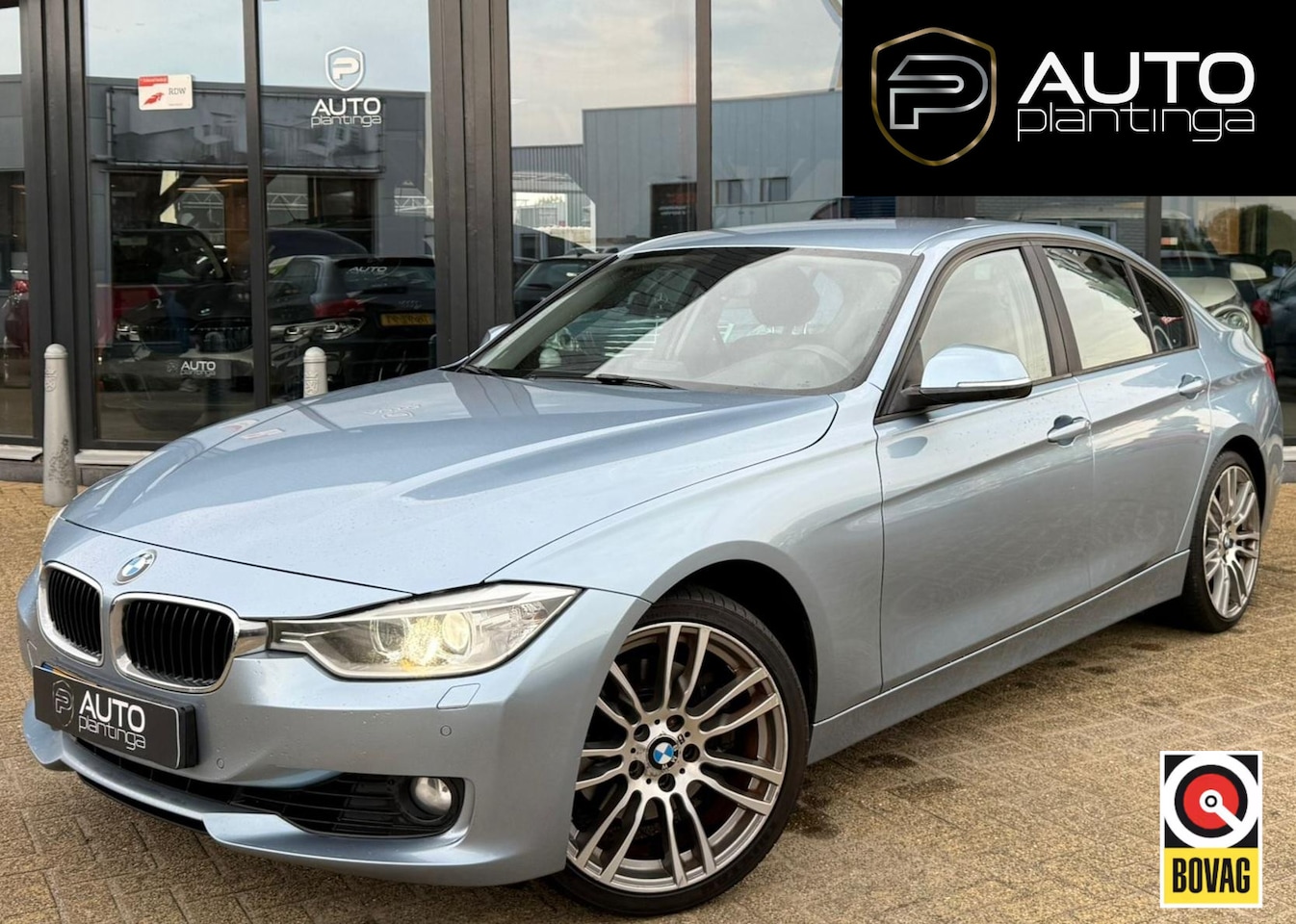 BMW 3-serie - 328i High Executive 245PK | Zeer Nette Staat! | Automaat | 19 Inch | Navigatie | Parkeerse - AutoWereld.nl