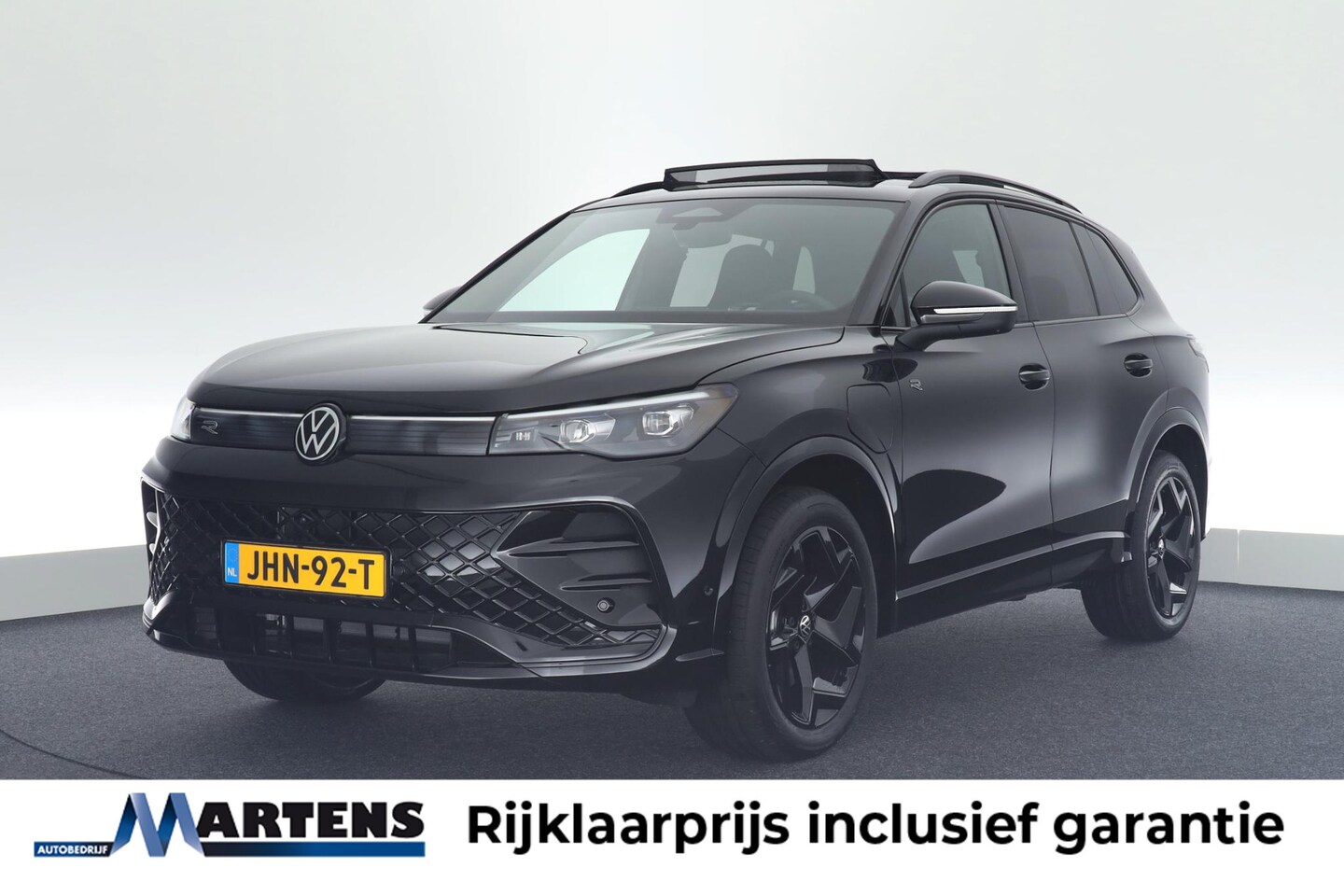 Volkswagen Tiguan - 1.5 272pk eHybrid R-Line Edition Black Style Trekhaak Camera Panoramadak Stoelverwarming M - AutoWereld.nl