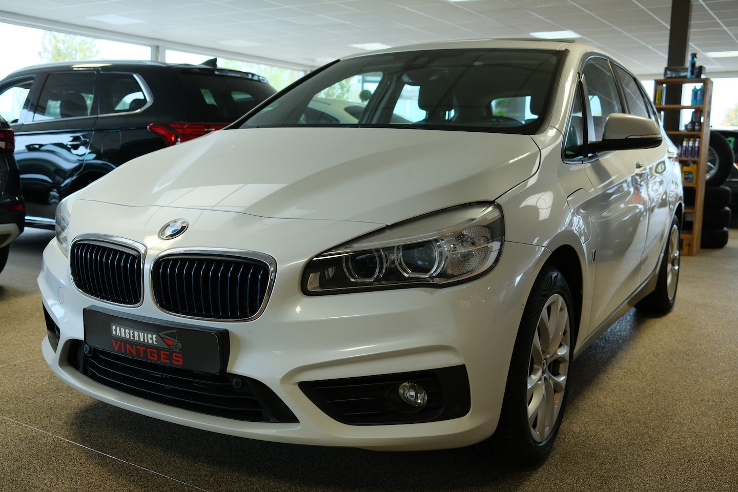 BMW 2-serie Active Tourer - 225xe iPerformance Centennial High Executive Pano, Navi, Xenon, Plugin17"inch, Stoelverwar - AutoWereld.nl