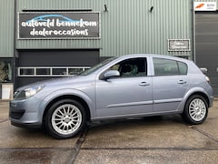 Opel Astra - 1.8 SPORT EDITION AIRCO/5 DEURS