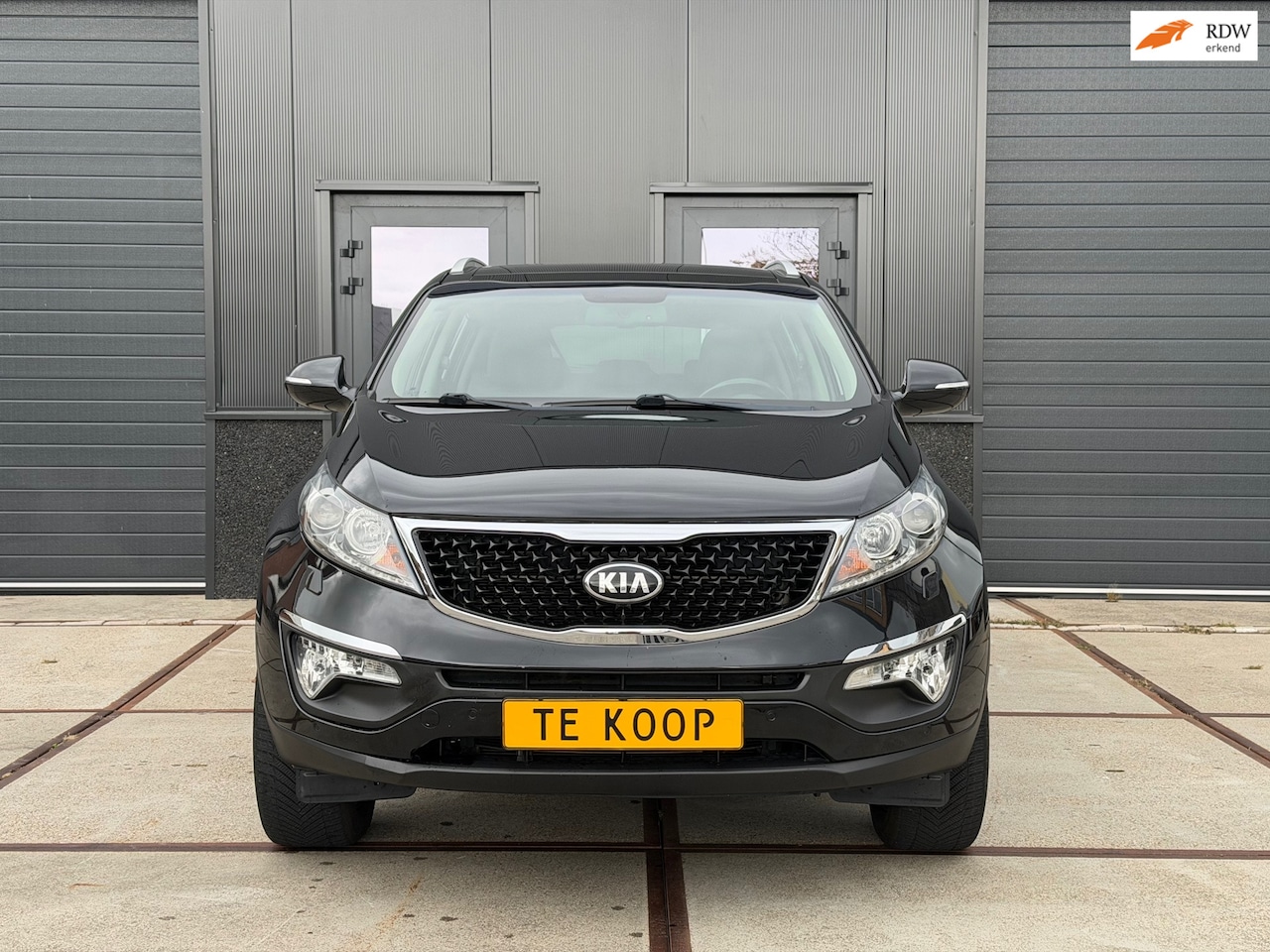 Kia Sportage - 2.0 ExecutiveLine Aut AWD Navi Pano Led Keyless Camera 18'' - AutoWereld.nl