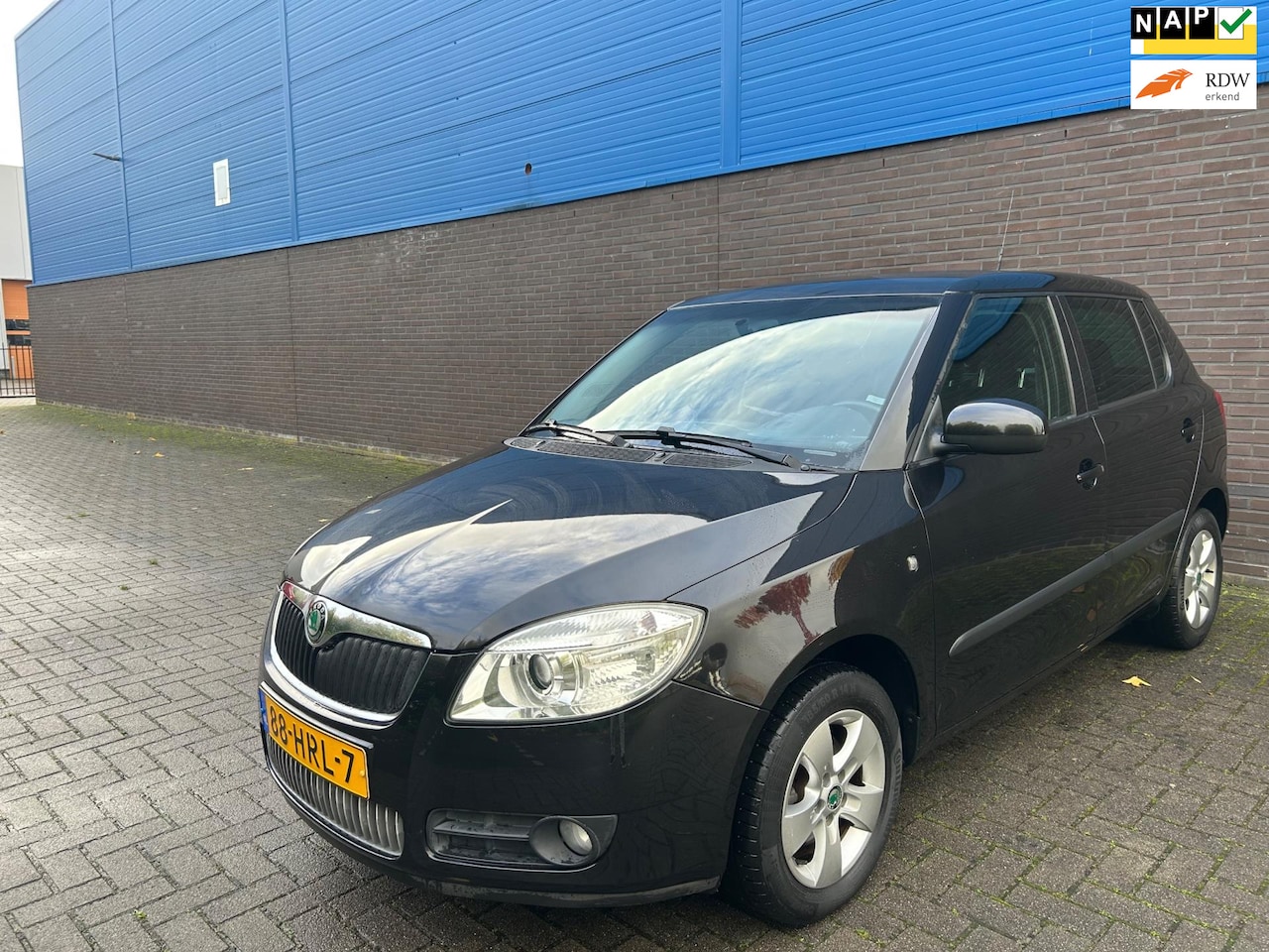 Skoda Fabia - 1.6-16V Elegance | Automaat | Cruise | Climate | LM Velgen | Isofix | Parkeersensoren | Bl - AutoWereld.nl