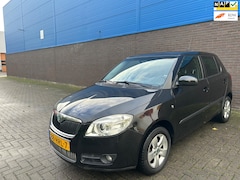 Skoda Fabia - 1.6-16V Elegance | Automaat | Cruise | Climate | LM Velgen | Isofix | Parkeersensoren | Bl