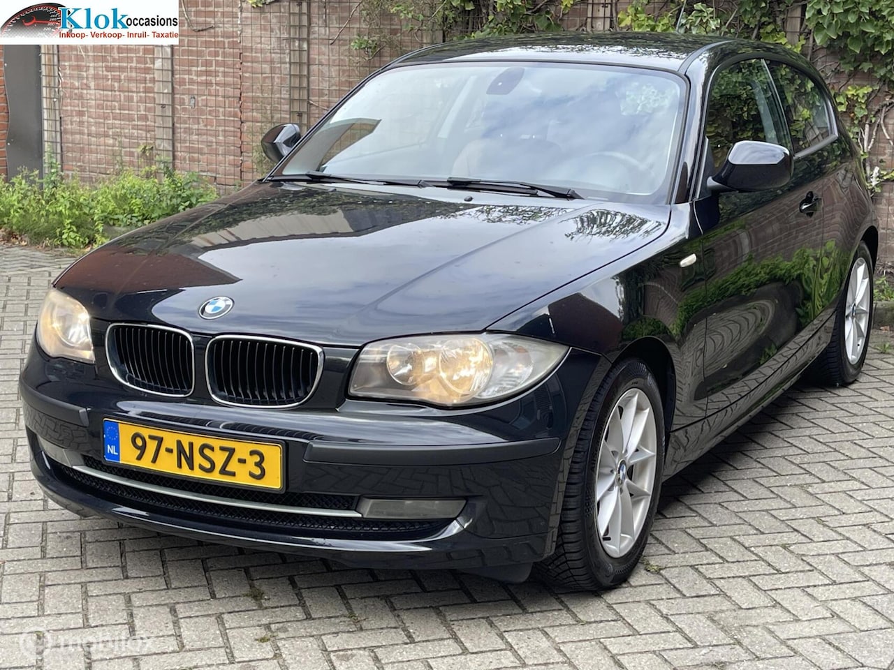 BMW 1-serie - 118i EffDyn. Ed. Business Line Edition Trekhaak - AutoWereld.nl