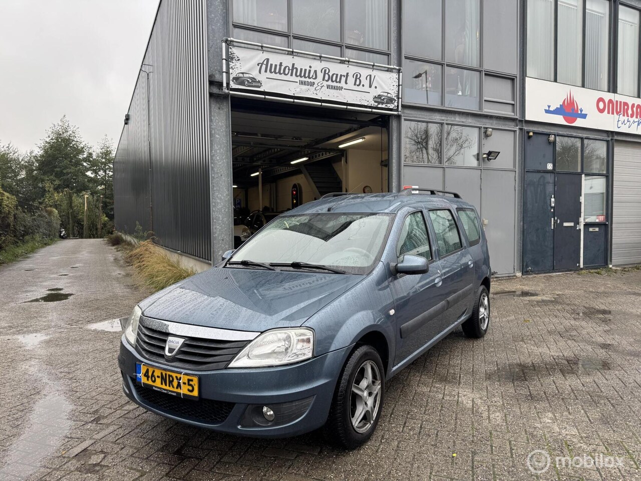 Dacia Logan - 1.6 Lauréate Airco! Trekhaak! Nieuwe APK! NAP Logisch! - AutoWereld.nl