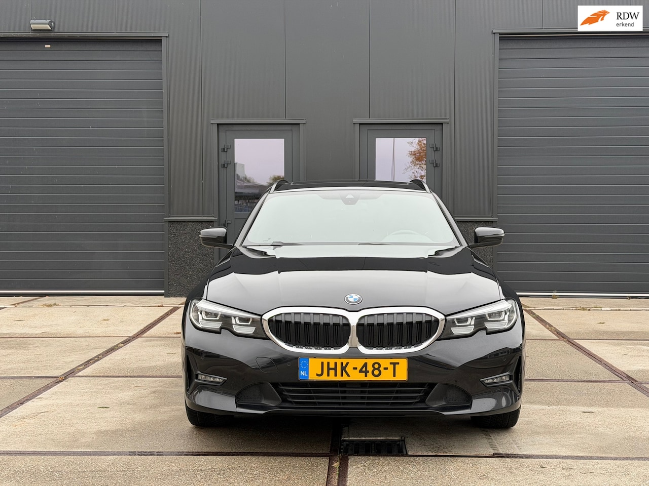 BMW 3-serie Touring - 330e 292PK Sportline Pano Leer Led Btw - AutoWereld.nl