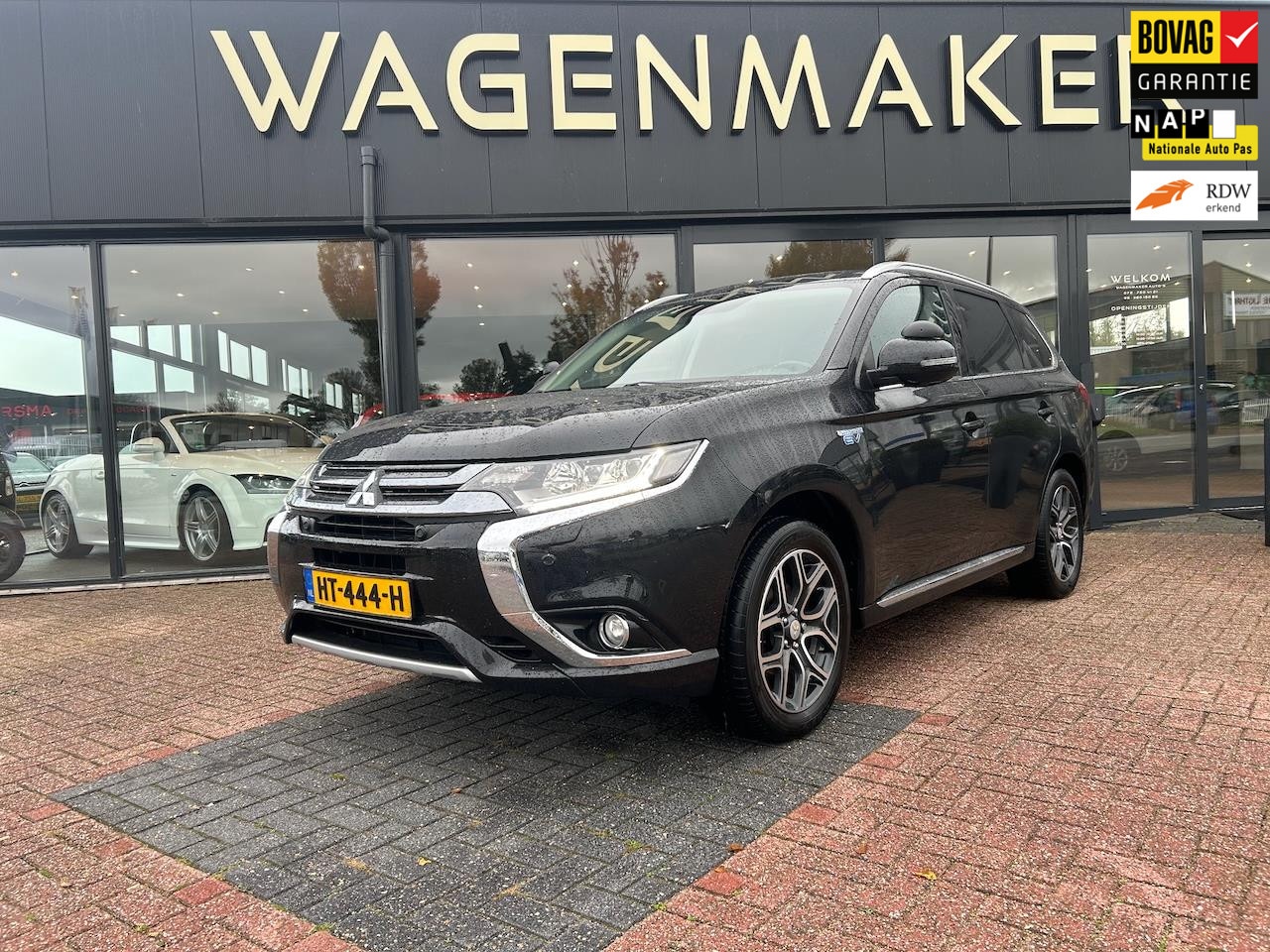 Mitsubishi Outlander - 2.0 PHEV instyle+ AUT|NAV|PANO|DealerOH - AutoWereld.nl