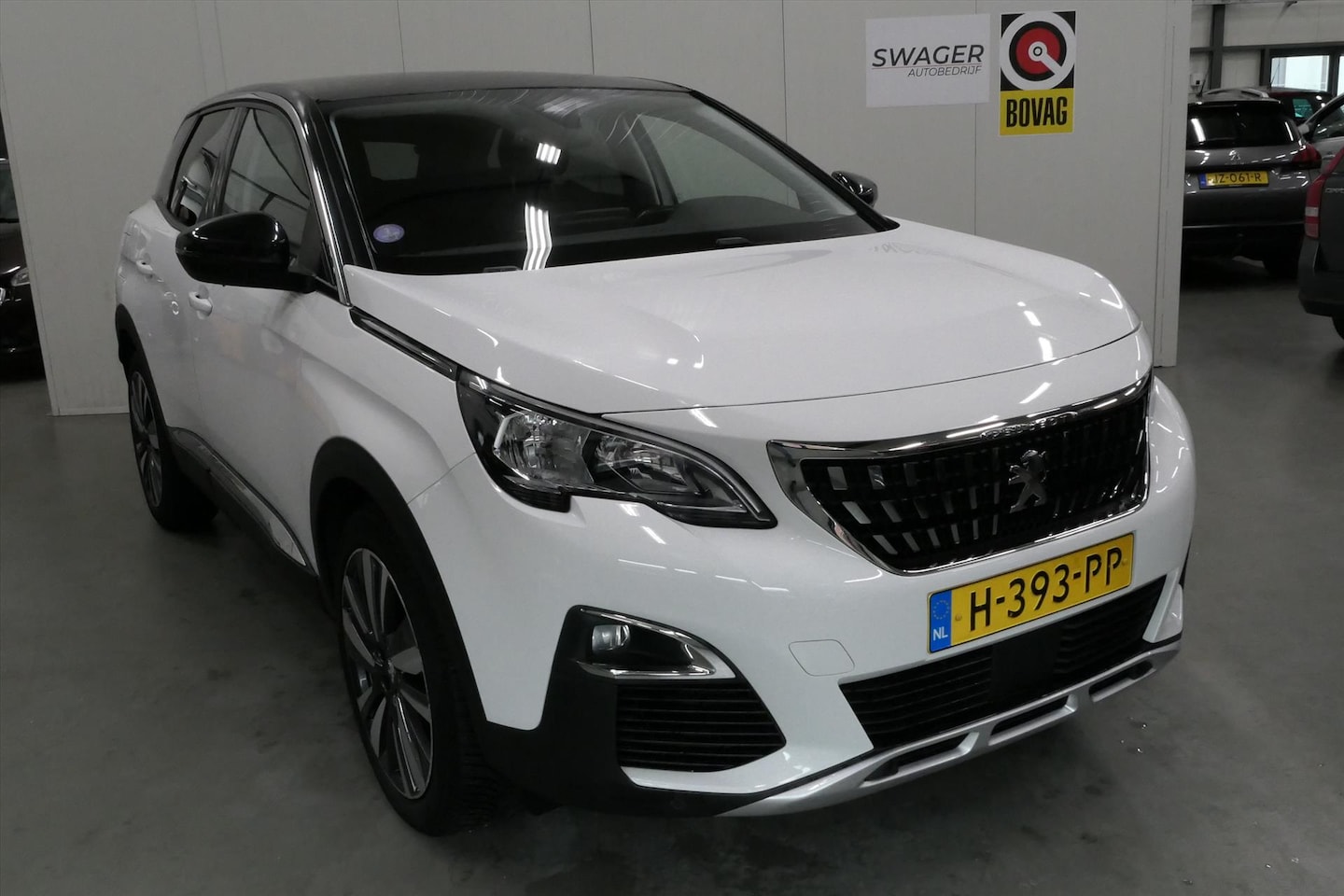 Peugeot 3008 - 1.2 PureTech 130pk Allure automaat (Goed onderhouden&trekaak - AutoWereld.nl