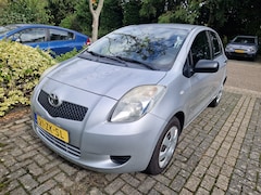 Toyota Yaris - 1.0 VVTi Spirit