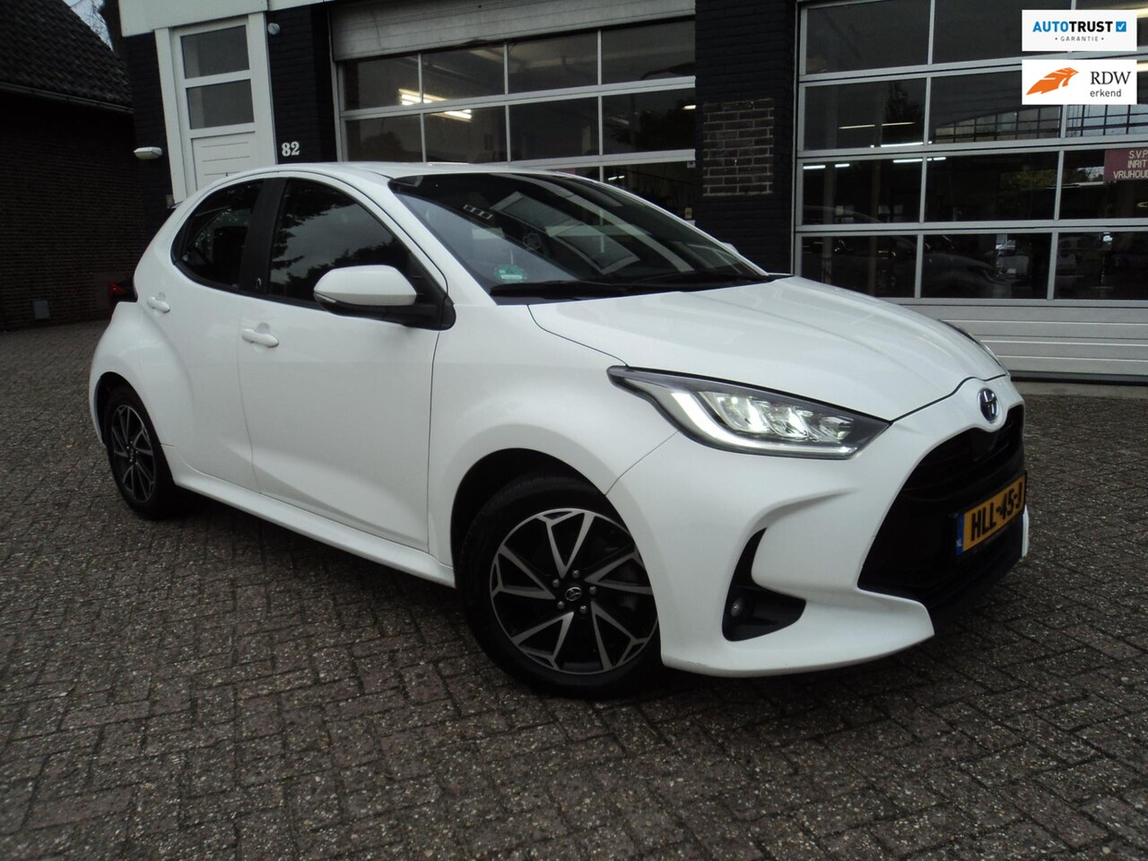 Toyota Yaris - 1.5 Hybrid Business Plus Camera Cruise - AutoWereld.nl