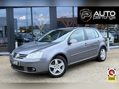 Volkswagen Golf - 1.6 Trendline | Trekhaak | 5 deurs | Airco | Lichtmetalen Velgen | Multi Stuur |