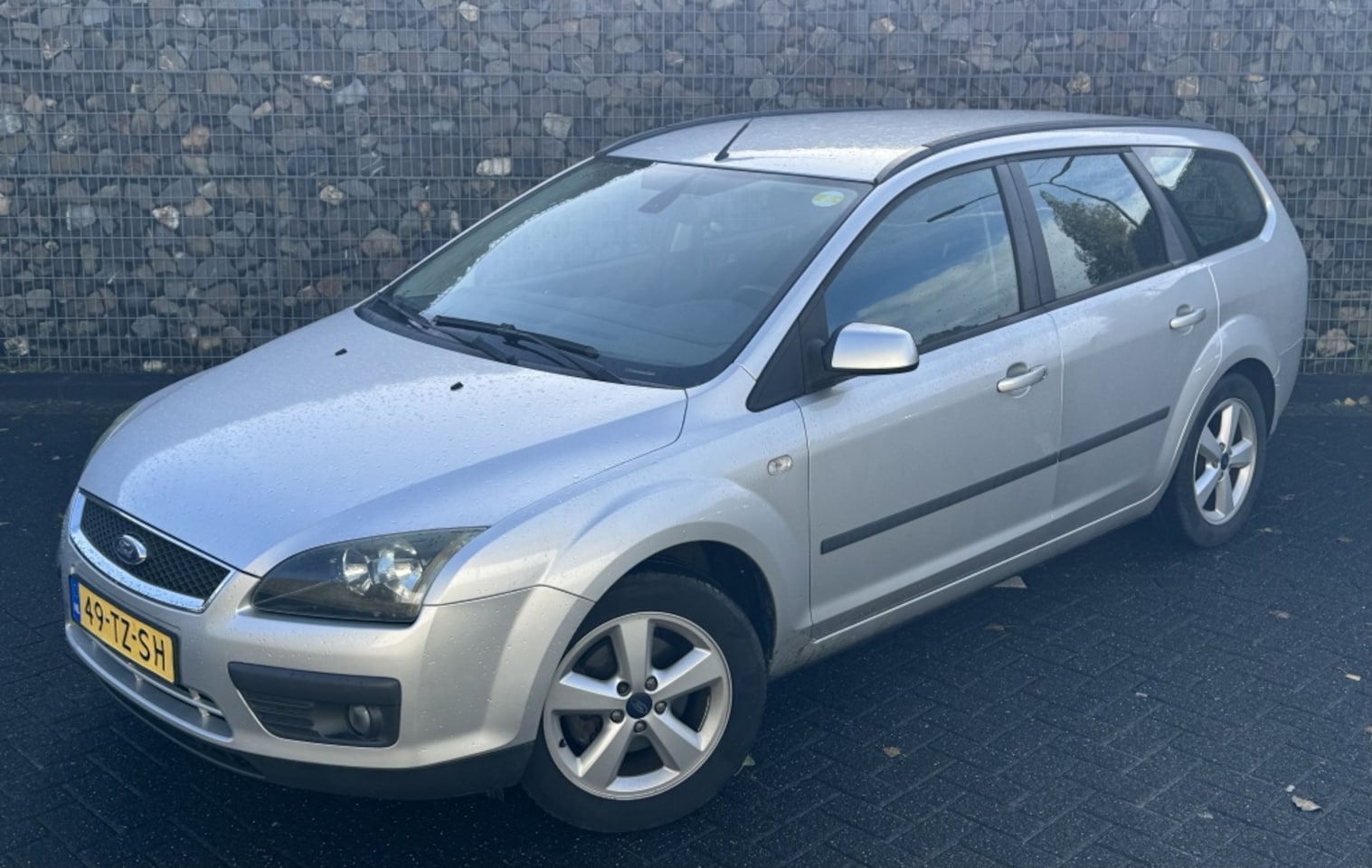 Ford Focus Wagon - 1.6-16V Futura Airco voorruitverwarming NAP - AutoWereld.nl