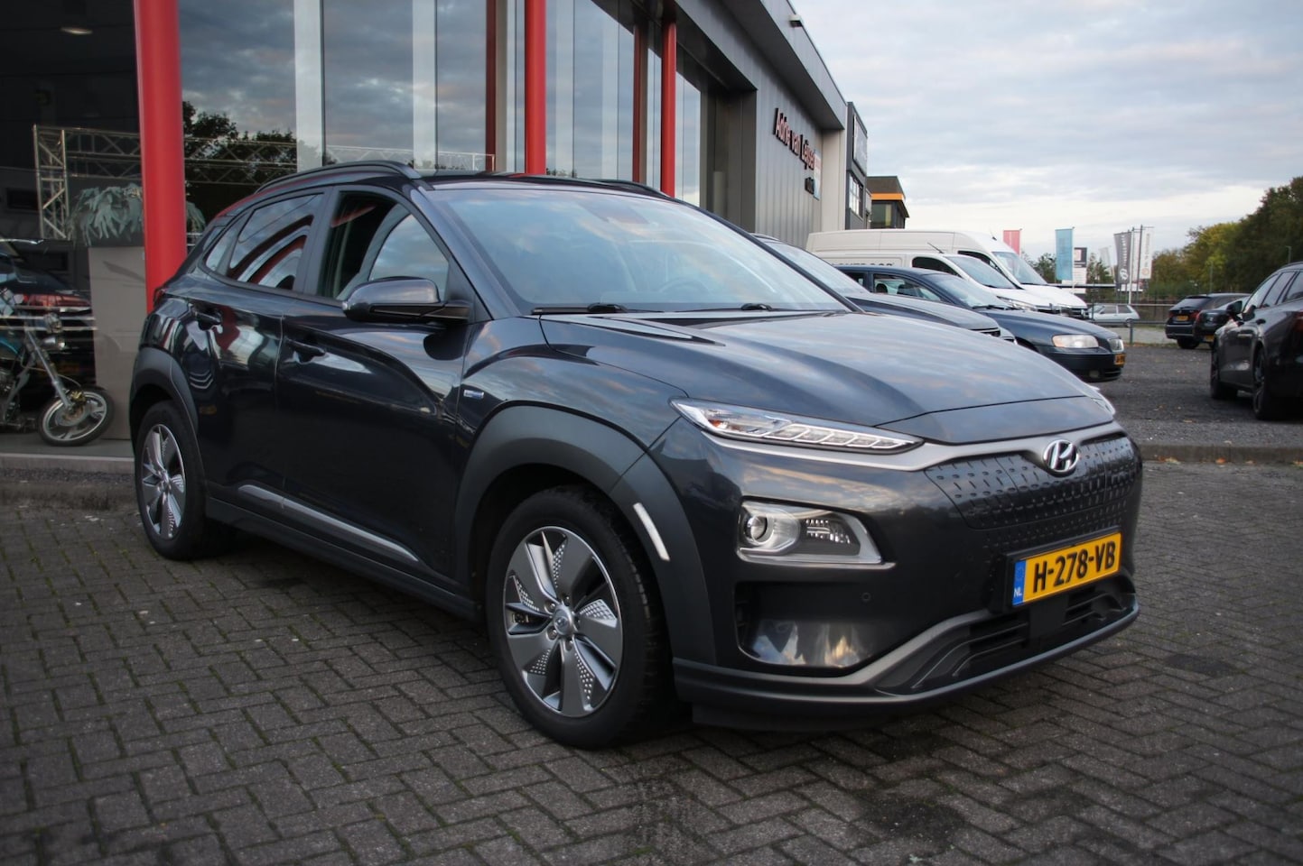 Hyundai Kona Electric - EV Premium 64 kWh CAMERA ACC NAVI STOELVENTILATIE - AutoWereld.nl