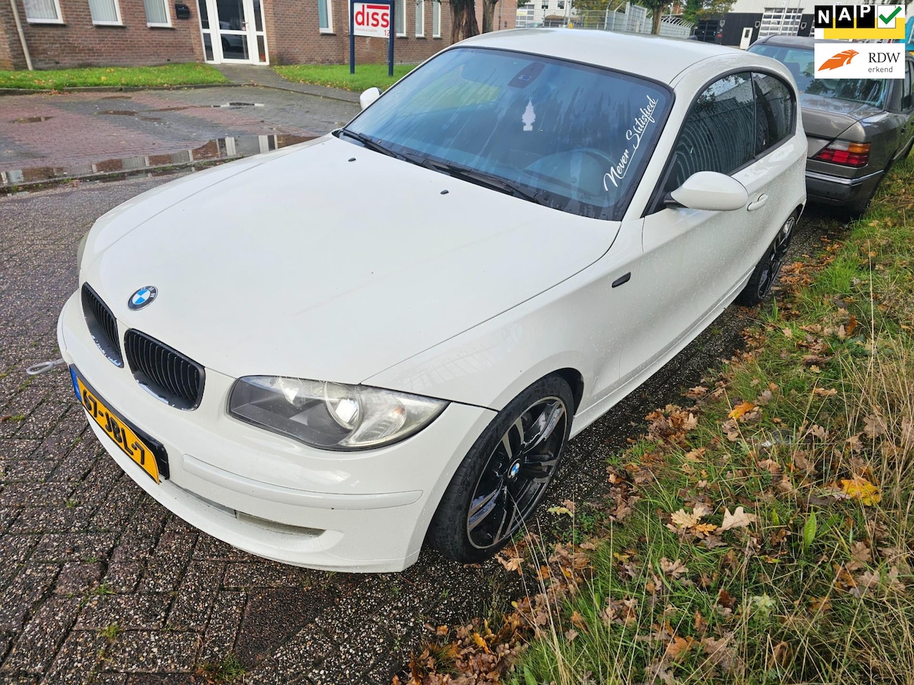 BMW 1-serie - 120i Business Line / NAP / Handel of Export! - AutoWereld.nl
