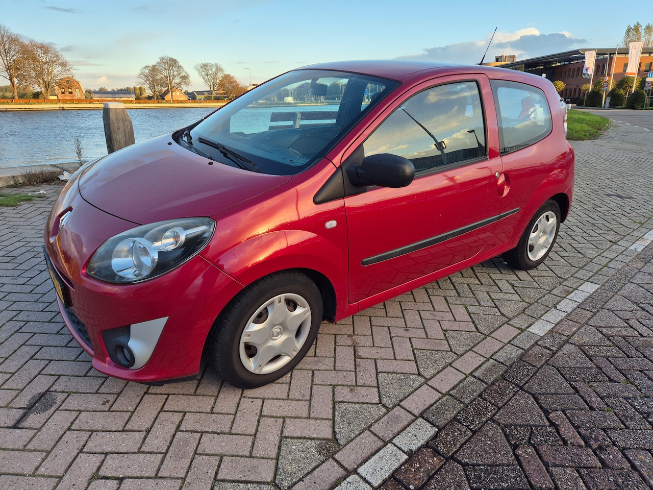 Renault Twingo - 1.2-16V Authentique - AutoWereld.nl