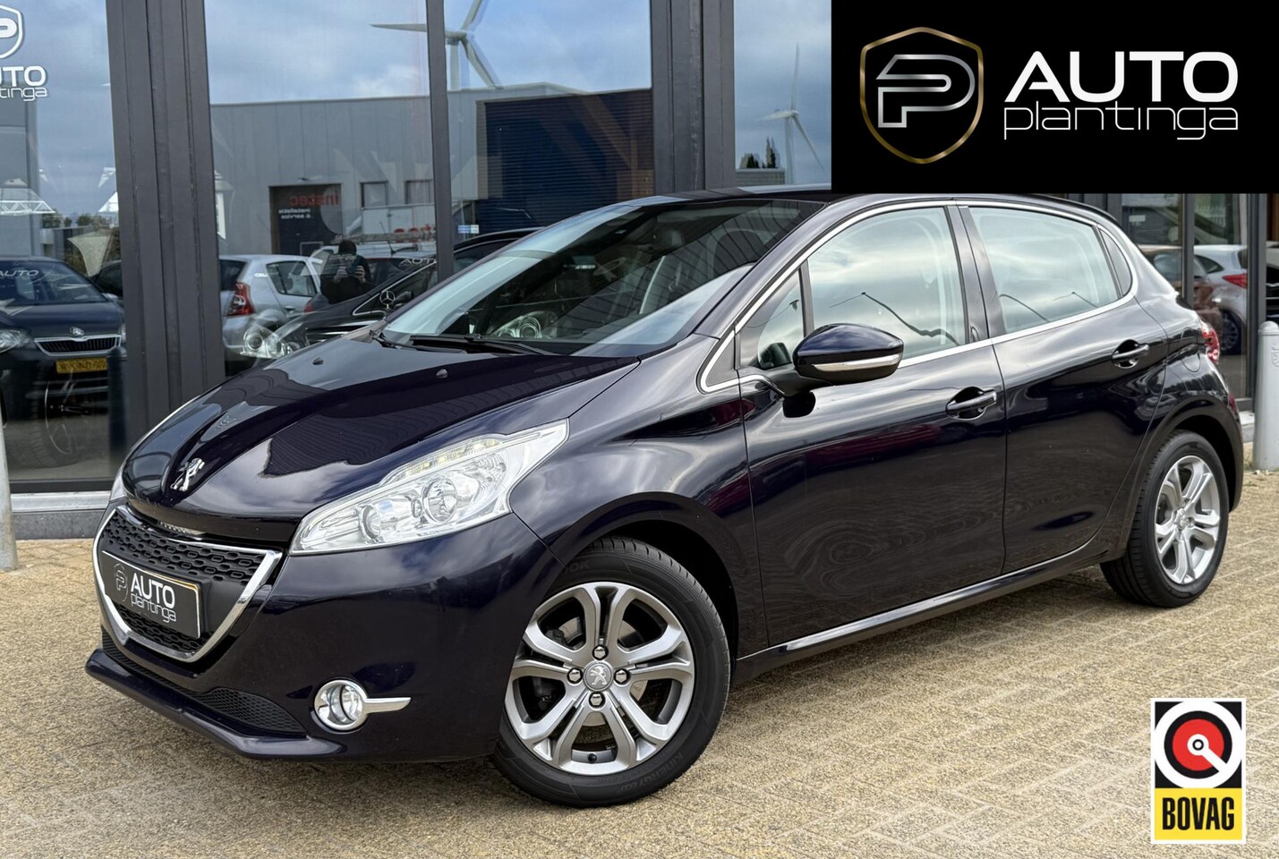 Peugeot 208 - 1.2 VTi Allure 82PK | Volledige Onderhoudshistorie | Navigatie | Parkeersensoren | Cruise - AutoWereld.nl