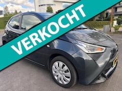 Toyota Aygo - 1.0 VVT-i x-play 19000 km airco camera