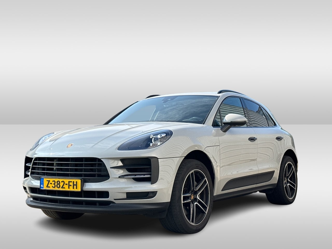 Porsche Macan - 3.0 S / Trekhaak / Panoramadak / Camera / 20'' / Leder / Dodehoek / CarPlay / DAB / Stoelv - AutoWereld.nl