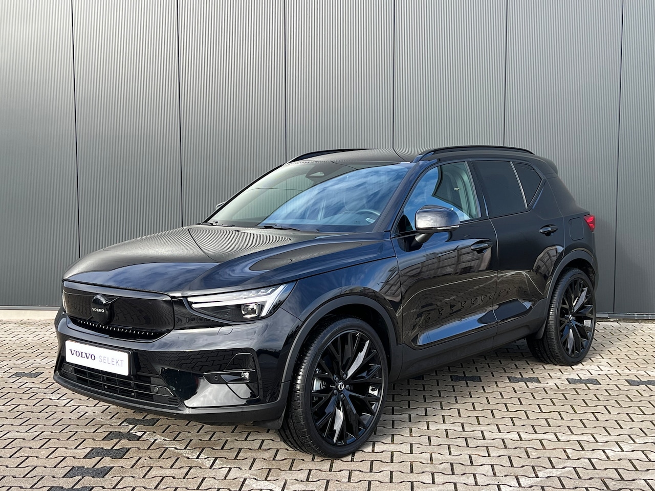 Volvo EX40 - Single Motor Extended Range Plus 82 kWh | BlackPack | Trekhaak | Pixel led | Sportstoelen - AutoWereld.nl