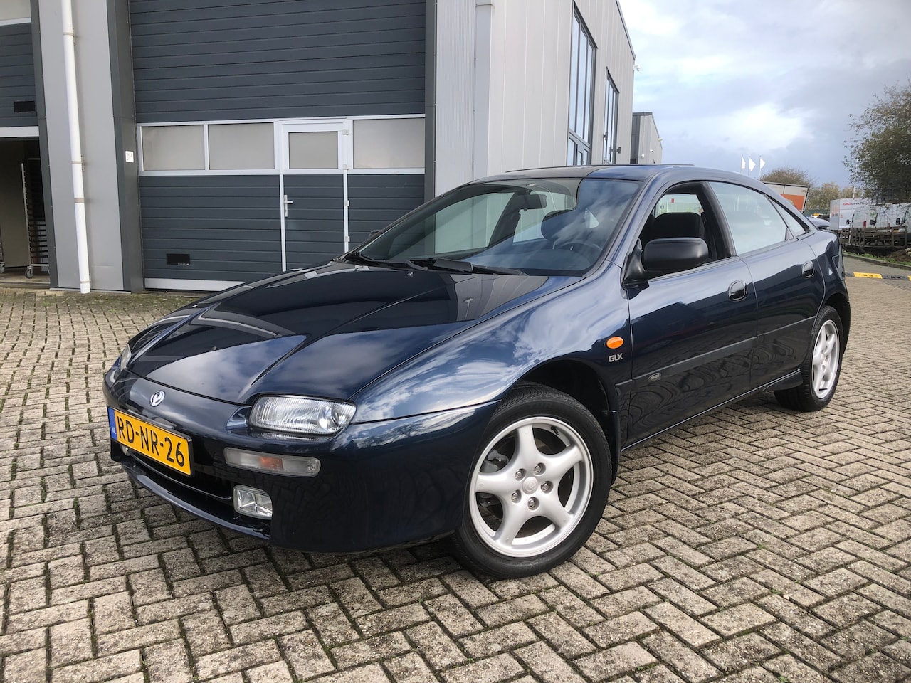 Mazda 323 - 2.0i V6 F GLX Airconditioning - AutoWereld.nl