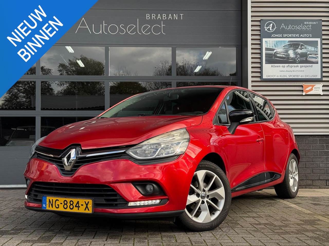 Renault Clio - 0.9 TCe Limited Airco Navi PDC - AutoWereld.nl