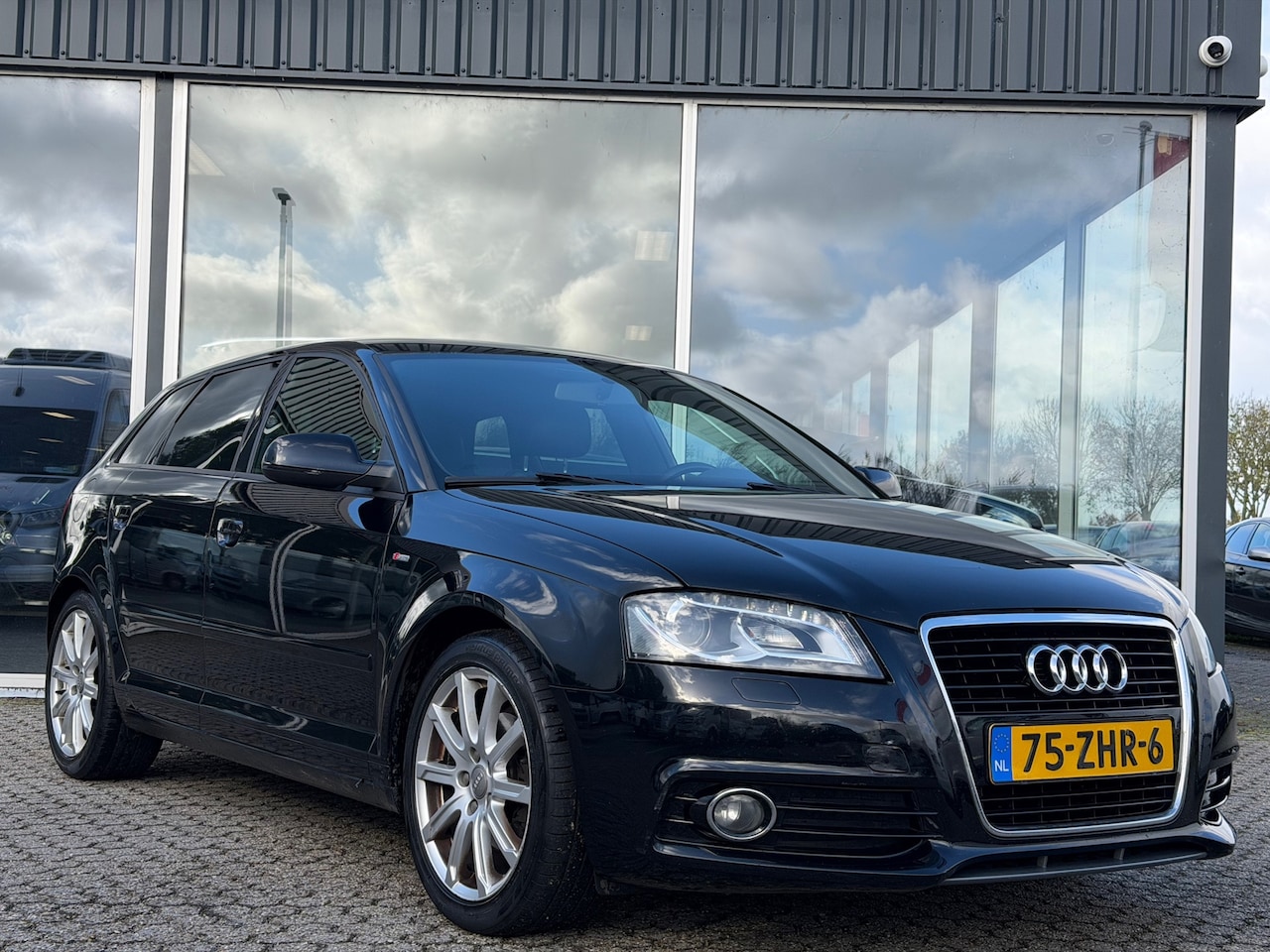 Audi A3 Sportback - 1.2 TFSI S-LINE AUTOMAAT/LED/NETTE STAAT - AutoWereld.nl