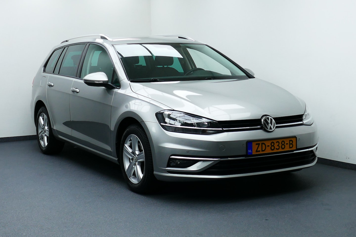 Volkswagen Golf Variant - 1.0 TSI Comfortline Business. Adaptief Cruise, Navi, Clima, PDC V+A, Haak 1300kg - AutoWereld.nl