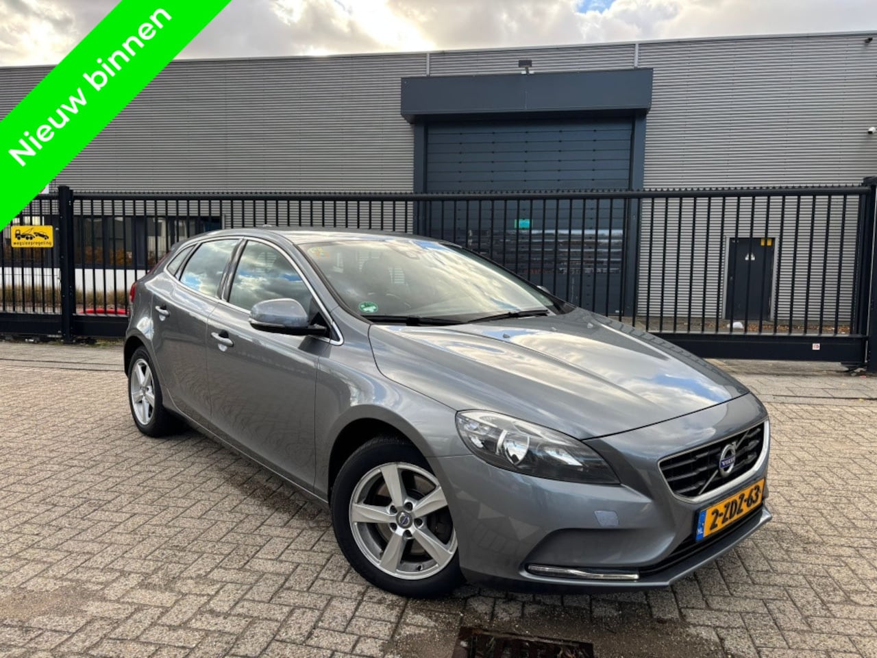 Volvo V40 - 2.0 D4 Leer|Elektrische stoelen Full option - AutoWereld.nl