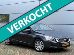 Volvo S60 - 1.6 T4 Kinetic Automaat |Led |Navi |Cruise |Airco |Trekhaak |Nap |Boekjes