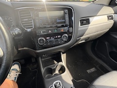 Mitsubishi Outlander - 2.0 PHEV instyle+