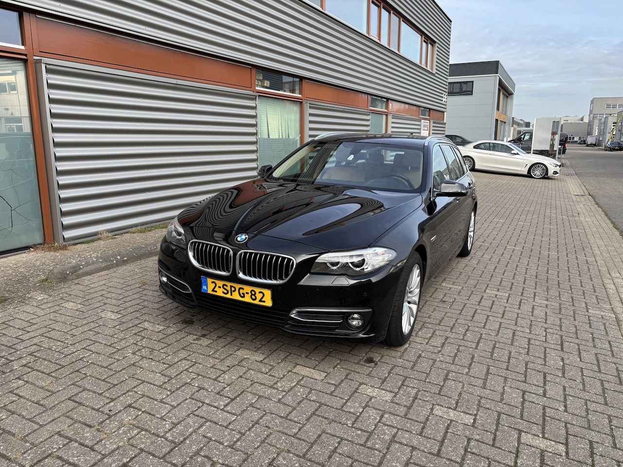 BMW 5-serie Touring - 520i Luxury Line - AutoWereld.nl