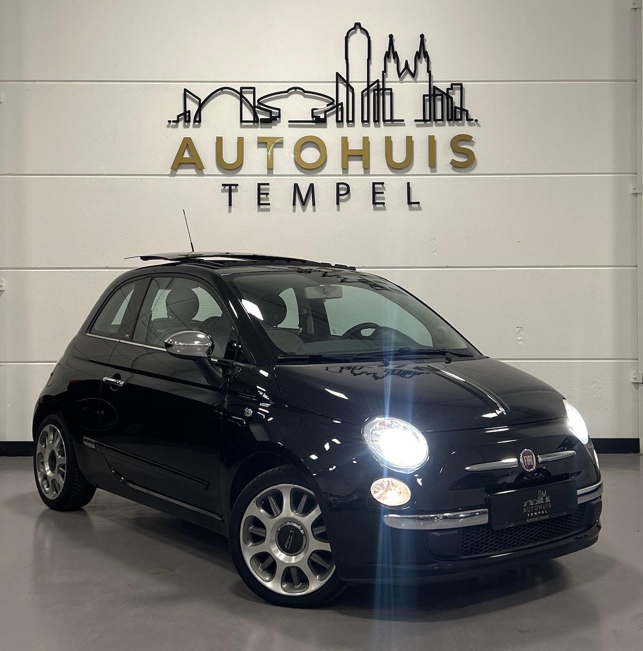 Fiat 500 - 1.2 Lounge Automaat Nap Airco Panoramadak Bluetooth Trekhaak 16Inch Nwe Apk - AutoWereld.nl