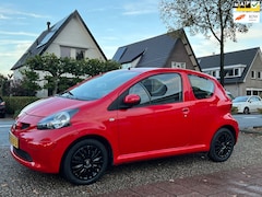 Toyota Aygo - 31.000 km 1e Eigenaar Dealerauto NAP
