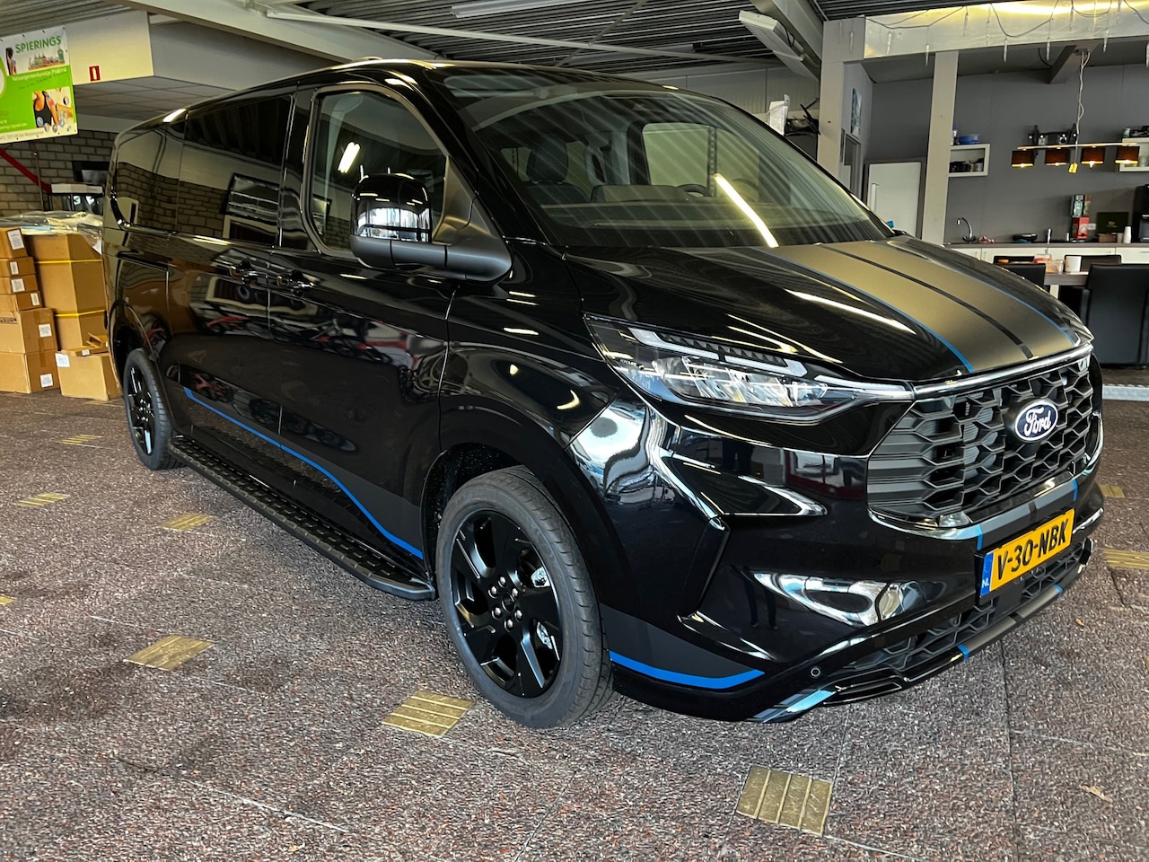 Ford Transit Custom - 170 PK SPORT DUBBELE CABINE AUTO L2H1 - AutoWereld.nl